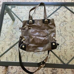B. MAKOWSKY Gray Leather shoulder bag two straps fold over style Excellent